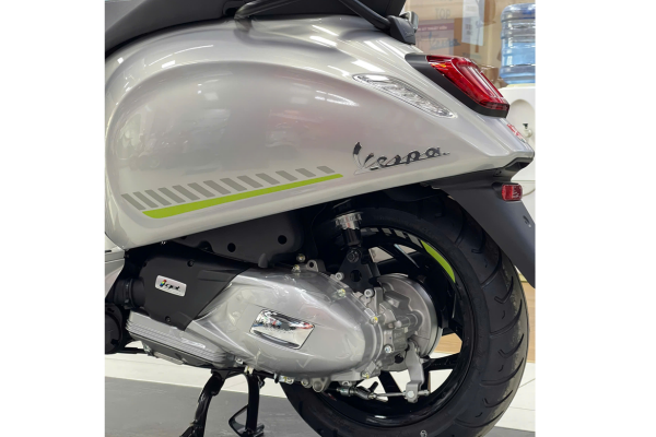 Bộ tem xe thể thao với dải viền xanh Neon rực rỡ