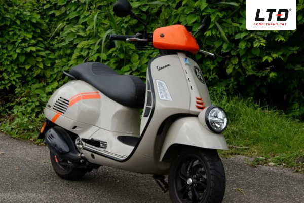 Vespa GTV 300 ABS HPE 2025 khéo léo khoác lên mình những đường nét tinh tế của thời đại mới