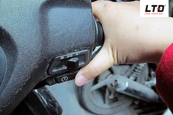 Xe khó khởi động hoặc không khởi động được.