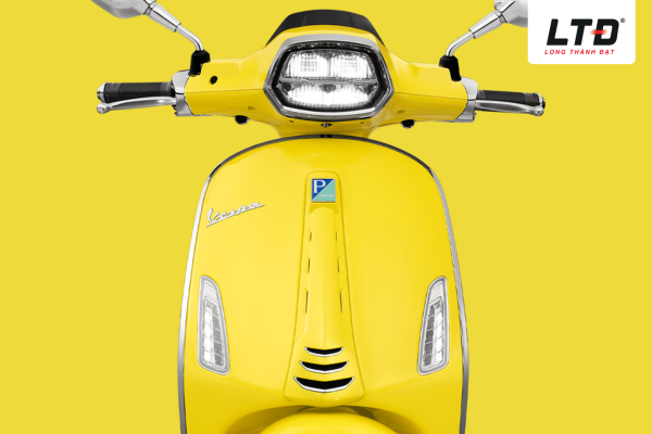 Cụm “cà vạt” biểu tượng 79 năm của Vespa được làm mới với tỷ lệ thanh thoát hơn