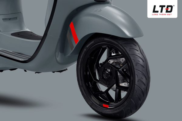 Hệ thống phanh với phanh đĩa trước đường kính 200mm tích hợp ABS 