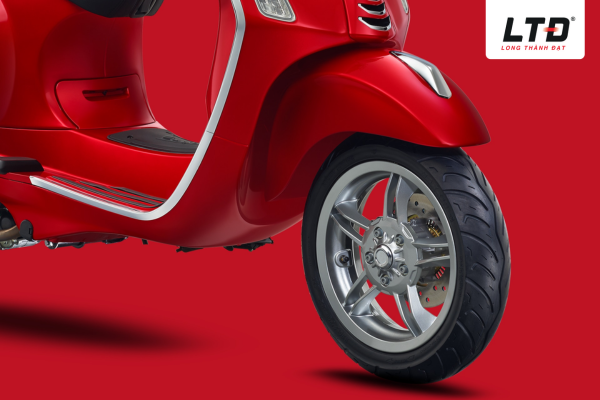 Hệ thống phanh ABS (Anti-lock Braking System) cho bánh trước.