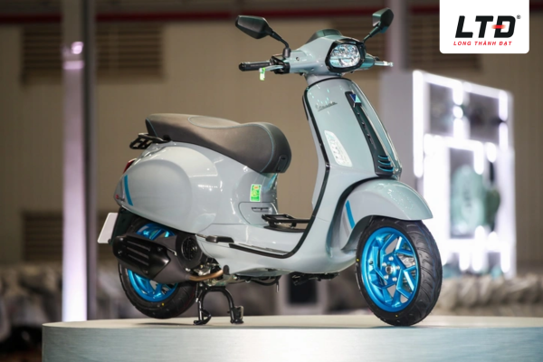 Vespa Sprint 2025 là sự hài hòa hoàn hảo giữa ngôn ngữ thiết kế kinh điển