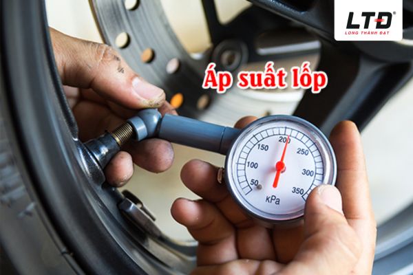 Bạn phải đảm bảo áp suất lốp khi tải nặng hoặc chở nhiều người
