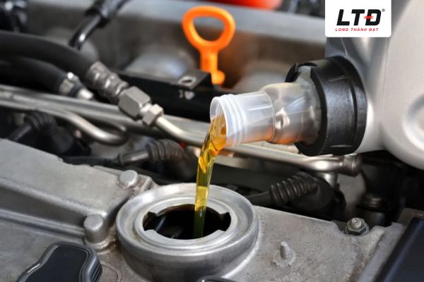 Bạn nên chủ động thay nhớt định kỳ
