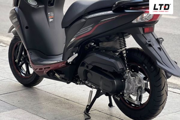 FreeGo được hoàn thiện bởi cặp bánh xe kích cỡ lớn với lốp không săm