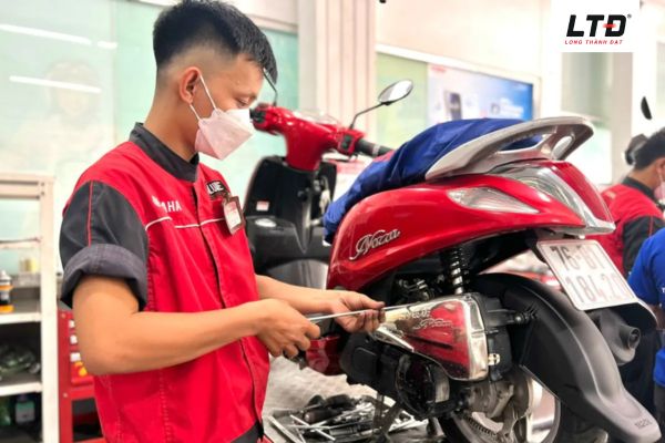 Người sử dụng cần nhanh chóng đưa xe đến các cơ sở sửa chữa uy tín