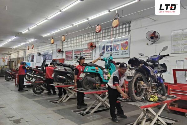 Nên bảo dưỡng xe khoảng 1-2 ngày trước khi hết kỳ nghỉ và đi làm lại 