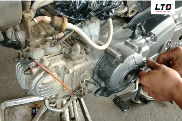 Căn chỉnh xupap không đúng cách cũng là một nguyên nhân đáng chú ý 