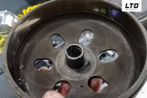 Chuông nồi có hình dạng giống một cái chuông kim loại rỗng