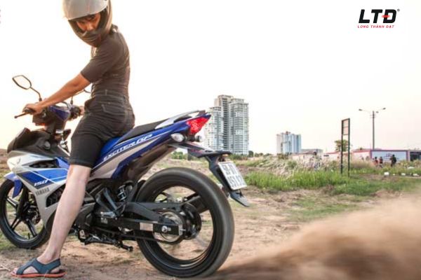 Xe vẫn chạy được khi hở cổ pô nhưng KHÔNG khuyến khích chạy 