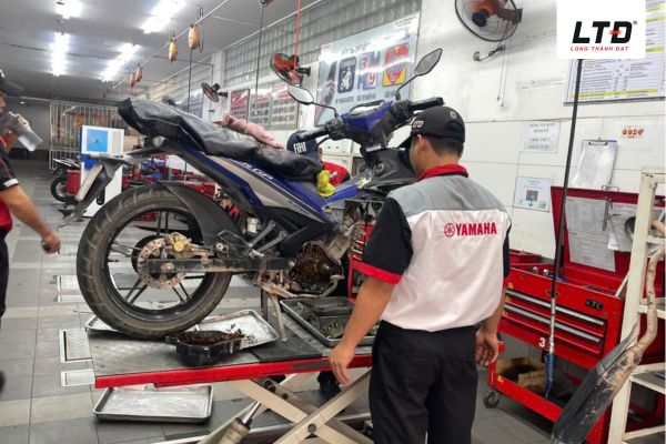 Bạn phải chú ý bảo dưỡng định kỳ và thay nhớt đúng thời gian