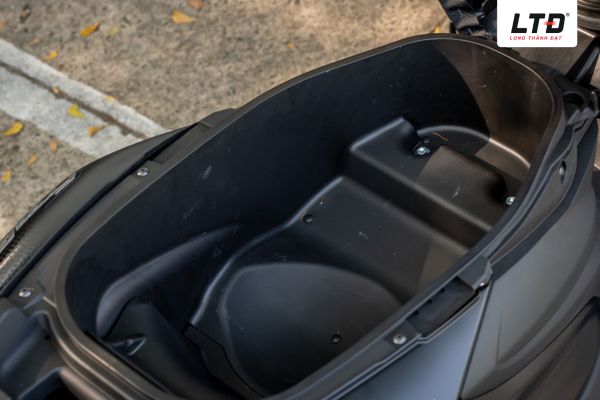 Cốp chứa đồ rộng rãi 25 lít