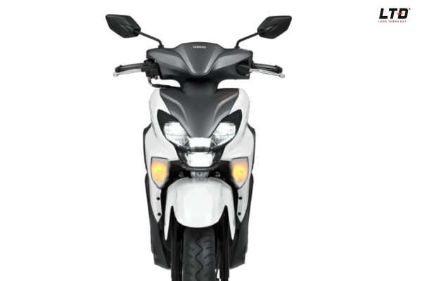 Cụm đèn pha LED hiện đại được đặt thấp ở quây gió trước