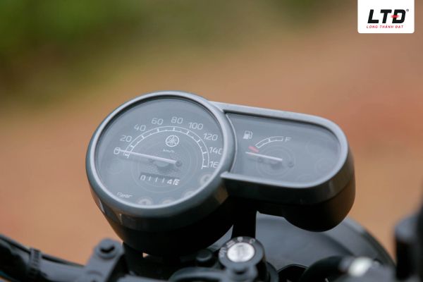 Yamaha trang bị cho PG-1 cụm đồng hồ Analog truyền thống