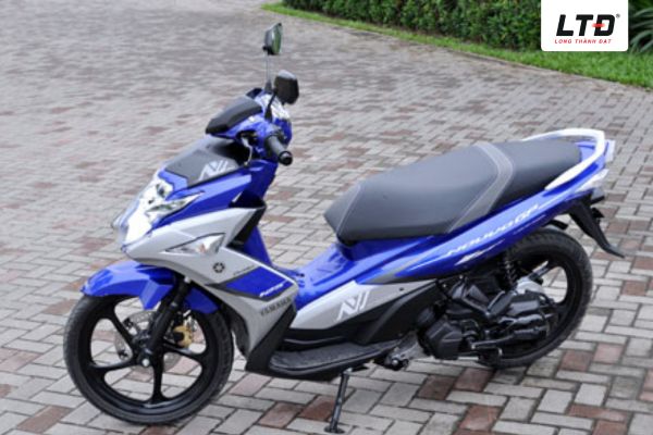 Dấu hiện nhận biết rõ ràng là tiếng hú lớn và liên tục, đi kèm độ rung