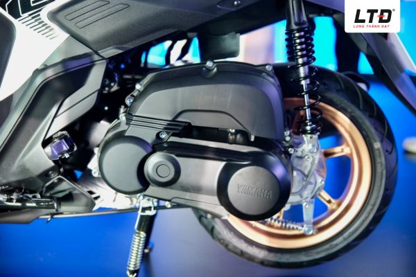 Động cơ hybrid giảm độ ì và hạn chế rung giật