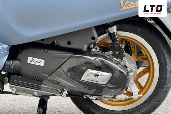 Động cơ của Vespa Sprint Officina 8 vô cùng mạnh mẽ 