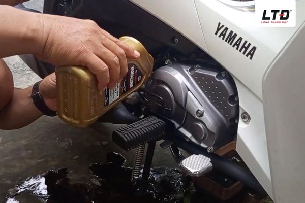 Dung tích dầu cần châm phụ thuộc vào từng mẫu xe