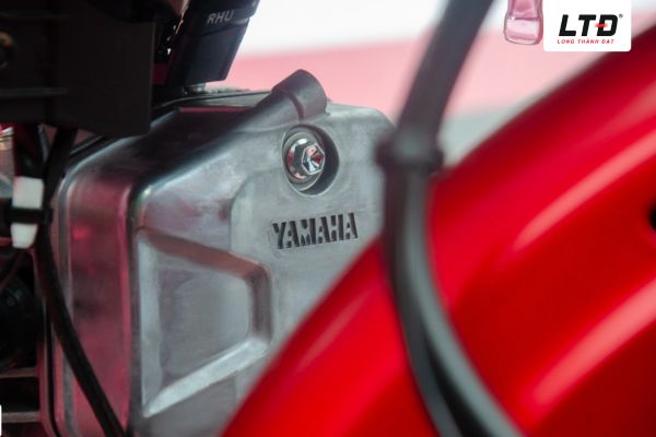 Yamaha PG-1 được trang bị hộp số 4 cấp với bộ ly hợp ly tâm tự động.