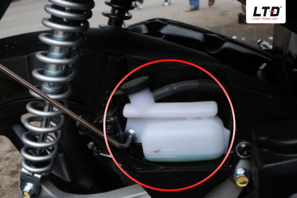 Hụt nước làm mát là tình trạng hệ thống làm mát không còn đủ lượng dung dịch cần thiết