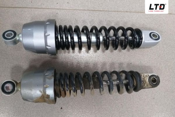 Kiểm tra phuộc định kỳ để phát hiện sớm hư hại