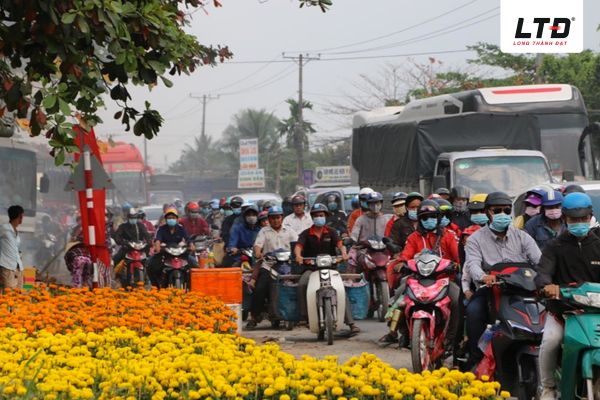 Bạn nên chủ động xác định giờ xuất phát và tuyến đường lưu thông 