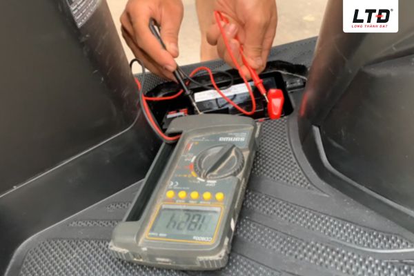 Không để bình sạc quá lâu sau khi đã đầy vì dễ làm chai, phồng bình