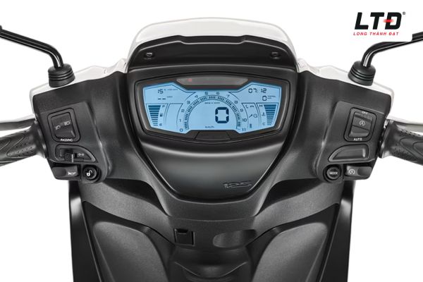 Piaggio Medley S được trang bị bảng đồng hồ LCD hiện đại,