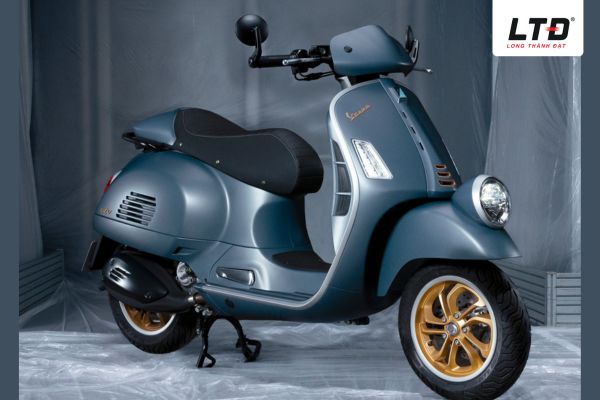 Màu xanh Officina 8 màu sơn đặc trưng của xưởng chế tạo Piaggio