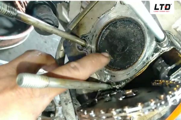 Muội than carbon tích tụ nhiều 