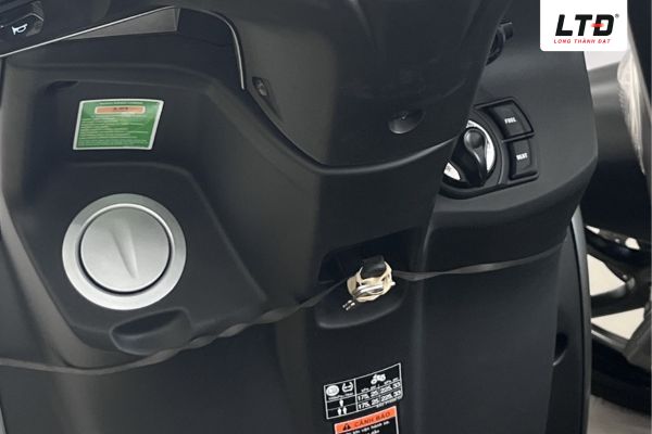 Nắp bình xăng ở phía trước vô cùng tiện lợi