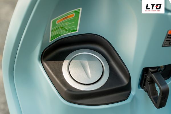 Nắp bình xăng được đặt ở vị trí phía trước vô cùng tiện lợi