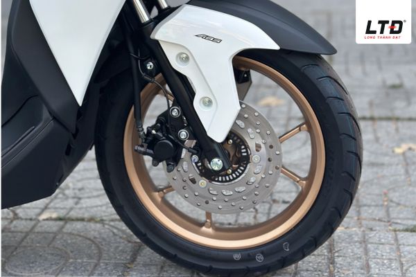  Xe trang bị hệ thống chống bó cứng phanh ABS rất an toàn 