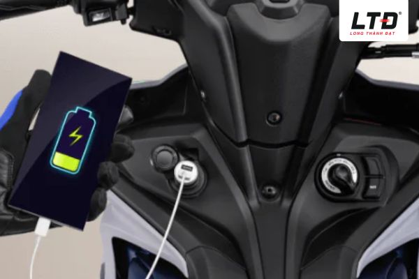 Ổ sạc 12V đi xa vẫn luôn “có pin”