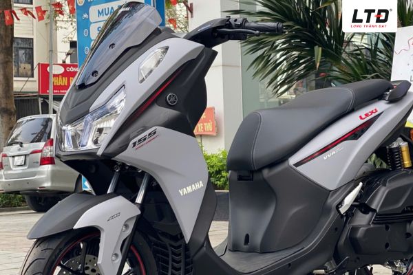 Sàn để chân phẳng rộng, đi xa không mỏi