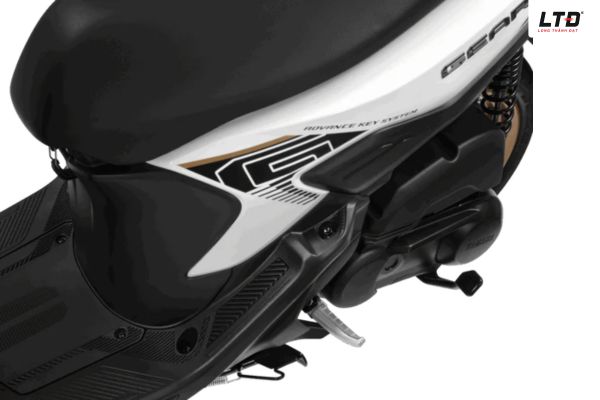 Thiết kế sàn để chân rộng rãi vô cùng thoải mái và tiện lợi 