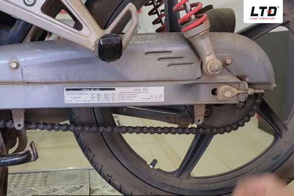 Tăng xích xe máy định kỳ giúp duy trị hiệu suất vận hành 