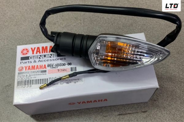 Bạn nên đến các tiệm sửa xe để thay mới đèn xi nhan nếu đèn đã bị hư hỏng