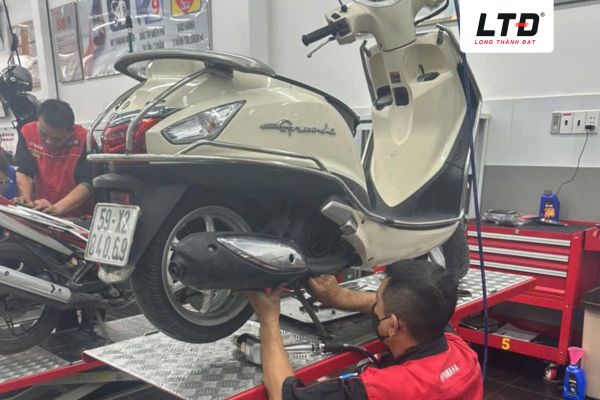 Không tra mỡ định kỳ xe sẽ gặp vấn đề khi vận hành 