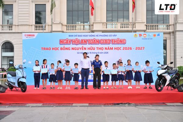 Trao học bổng Nguyễn Hữu Thọ tiếp sức ước mơ, thắp sáng tương lai
