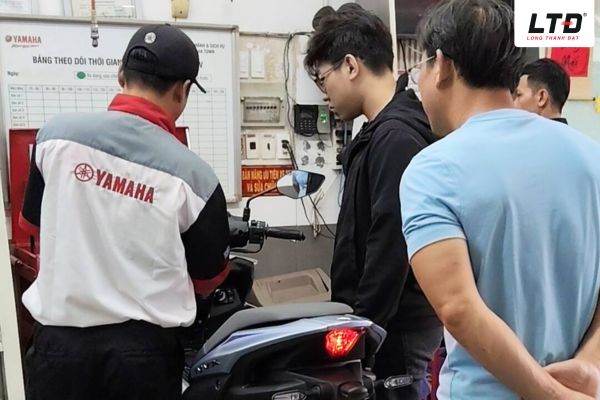 Cần tìm hiểu kỹ khi mua xe để chọn được chiếc xe ưng ý nhất 