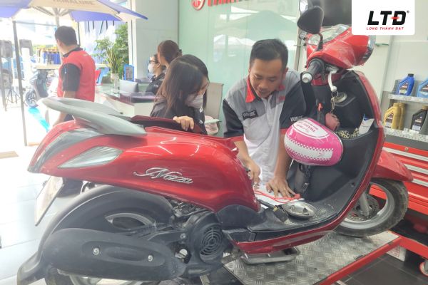 Hãy đem xe đến nơi uy tín để được tư vấn thay nhớt chính hãng 