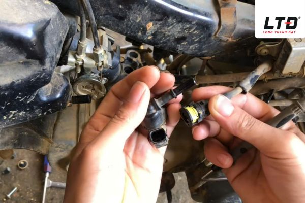 Làm sạch kim phun bị bẩn cần được thực hiện đúng cách 