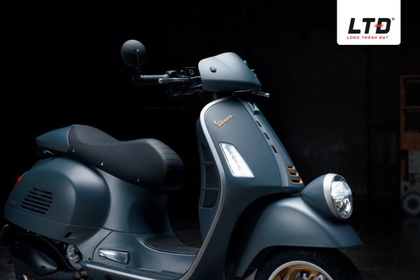 Vespa GTV Officina 8 được thể hiện rõ nét qua từng chi tiết