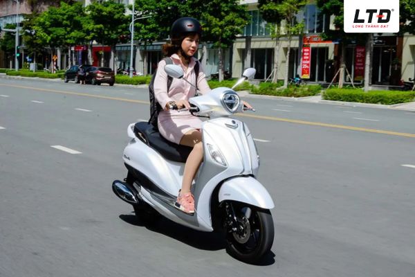 Xe bị rung lắc khi rồ ga là dấu hiệu nhận biết chuông nồi có vấn đề